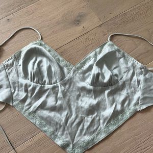 Silk tie in back top!!